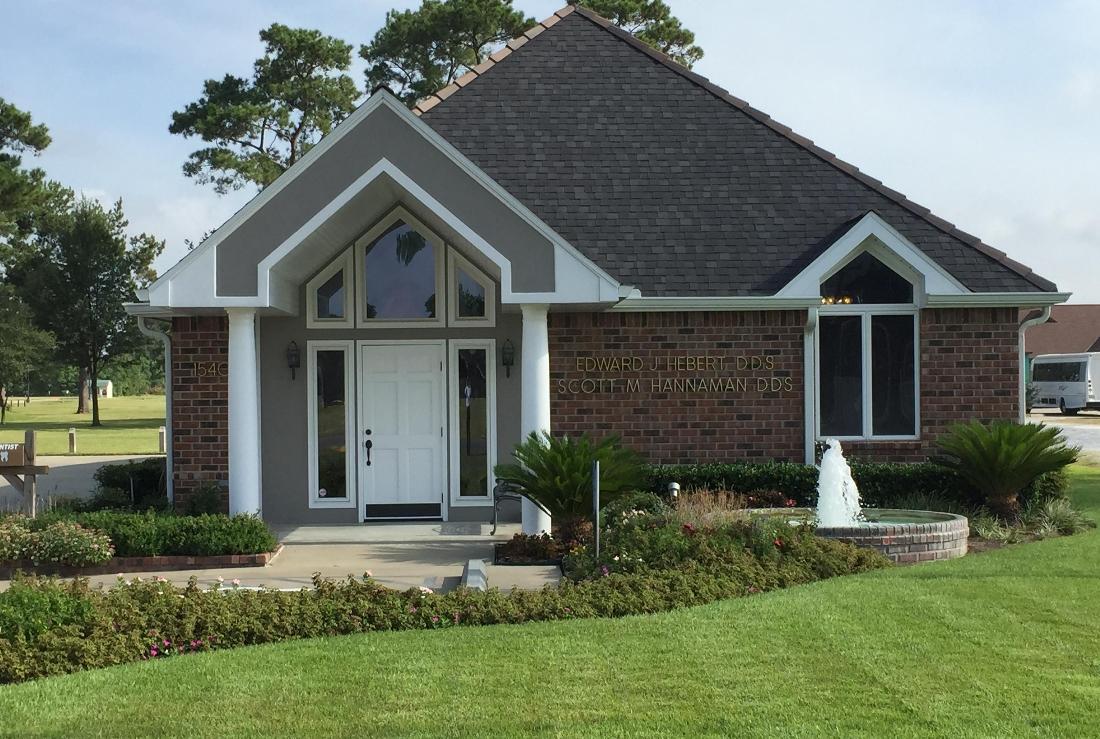 Exterior of dentist office for Scott M Hannaman DDS & Edward Herbert DDS in Lake Charles LA